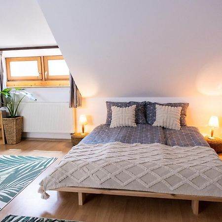 Sziklai Apartman Veszprém Exteriör bild