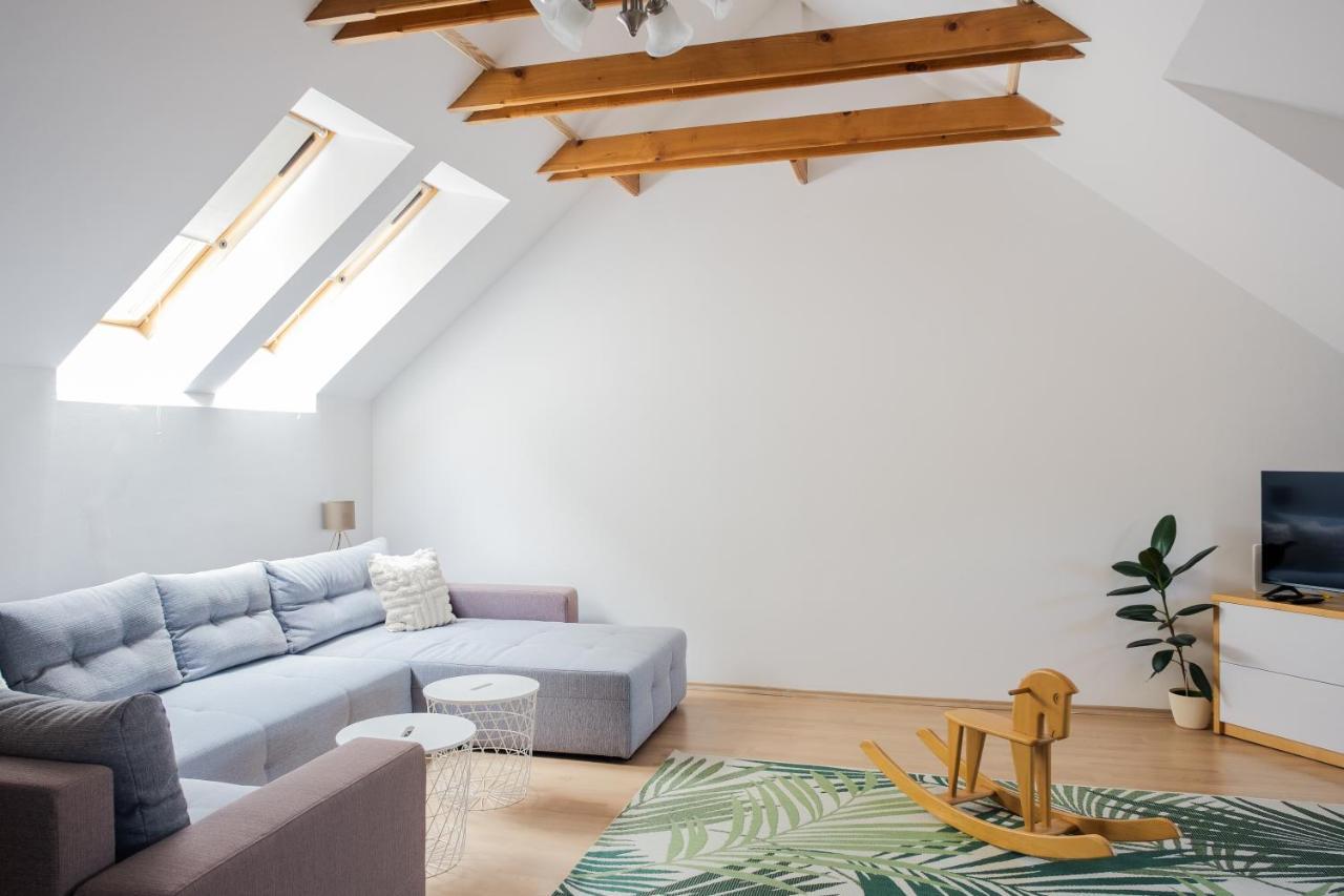 Sziklai Apartman Veszprém Exteriör bild